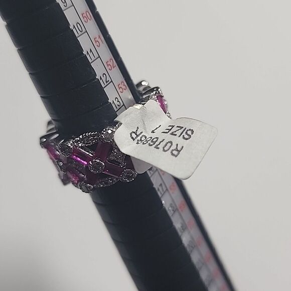 Elegant Pink and Silver Women's Ring Size 7 - Picture 3 of 3